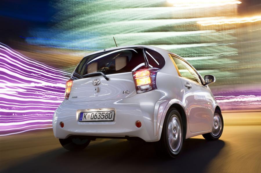  Toyota iQ 2008 года  (фото 93 из 225)